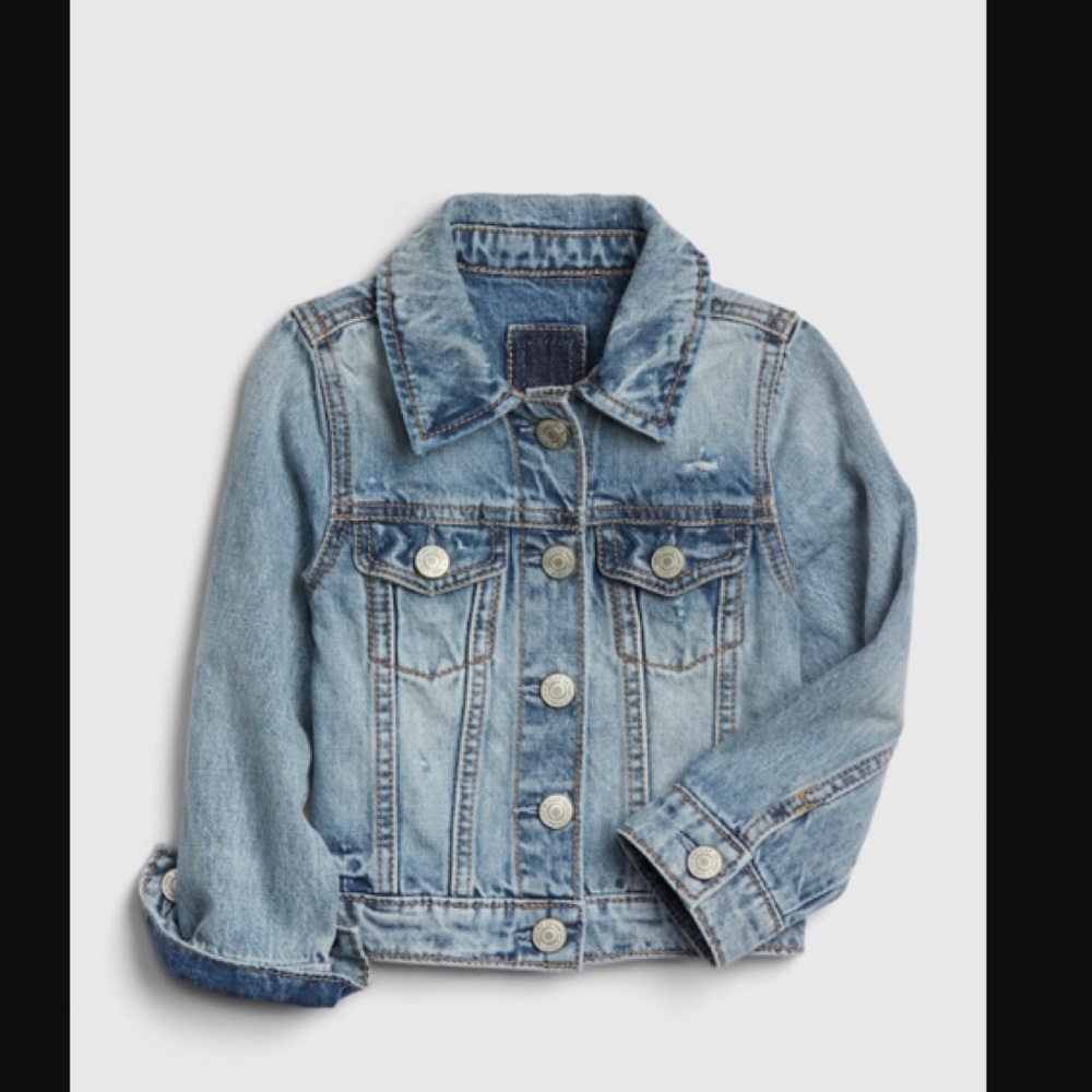 NWT Baby 👶🏼 gap distressed denim jacket. So cute